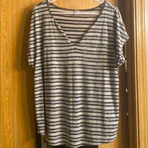 Old Navy striped V-neck top size XL